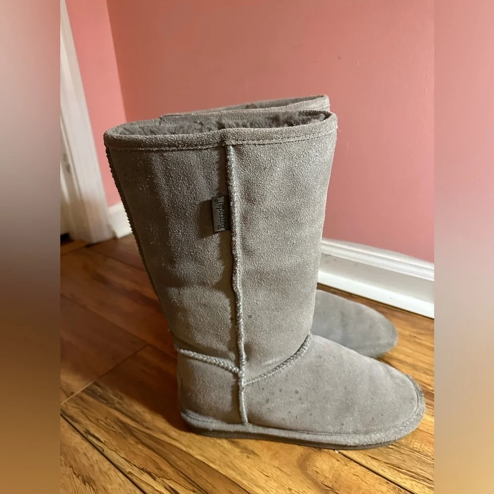 Gray boots - Picture 2 of 5